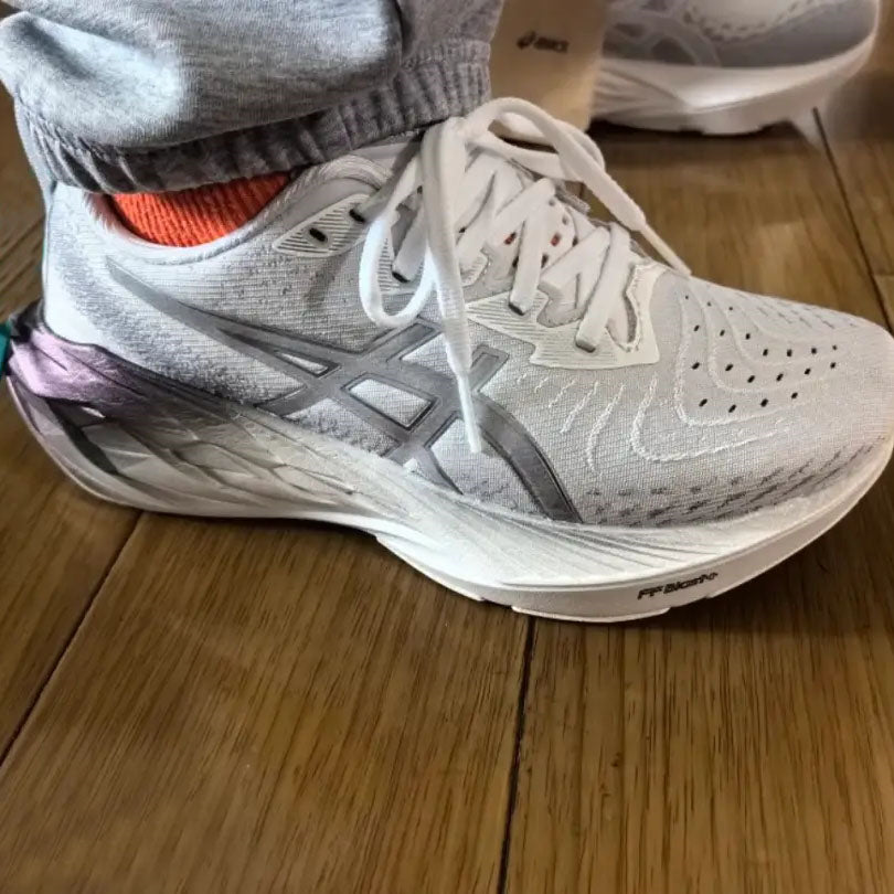 Asics Novablast 4  1012B722-100