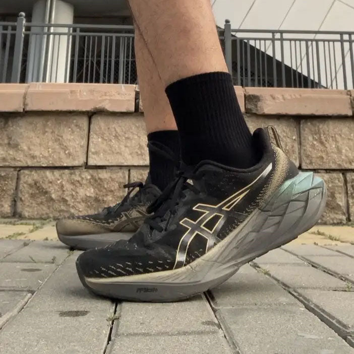 Asics Novablast 4  1011B924-001