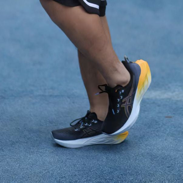 Asics Novablast 4  1011B693 001